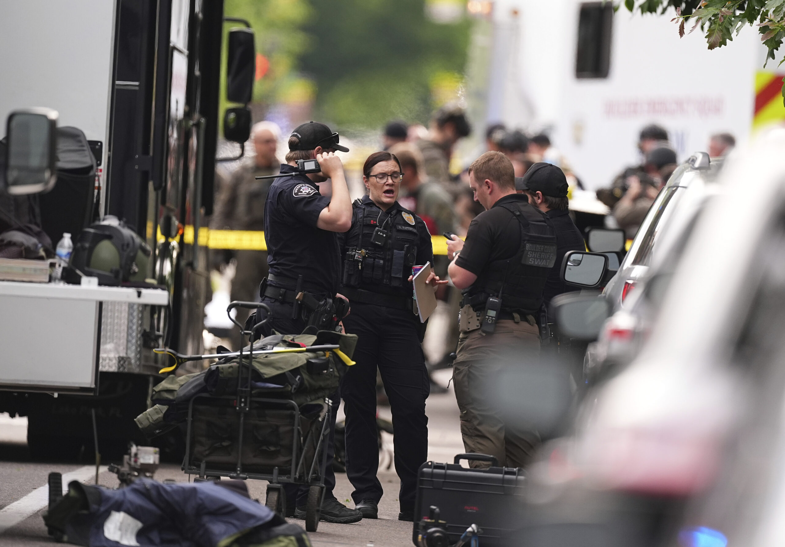 AP moves quickly on news of attack in Boulder pedestrian mall The AP moves quickly on news of attack in Boulder pedestrian mall The