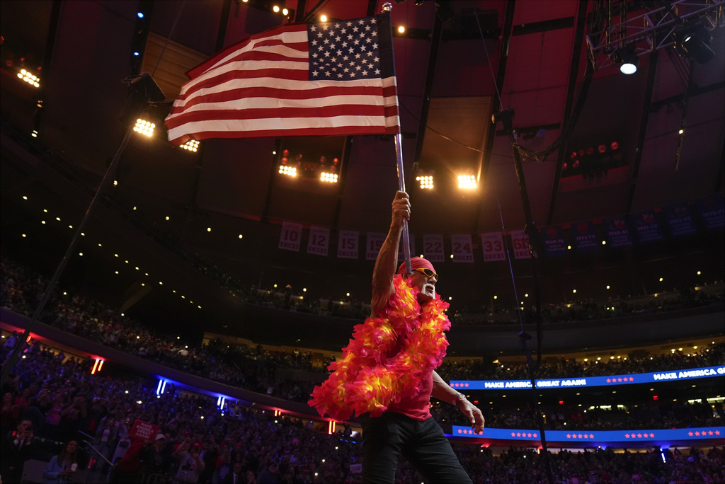 Remembering Hulk Hogan: Iconic wrestler's life in photos | The