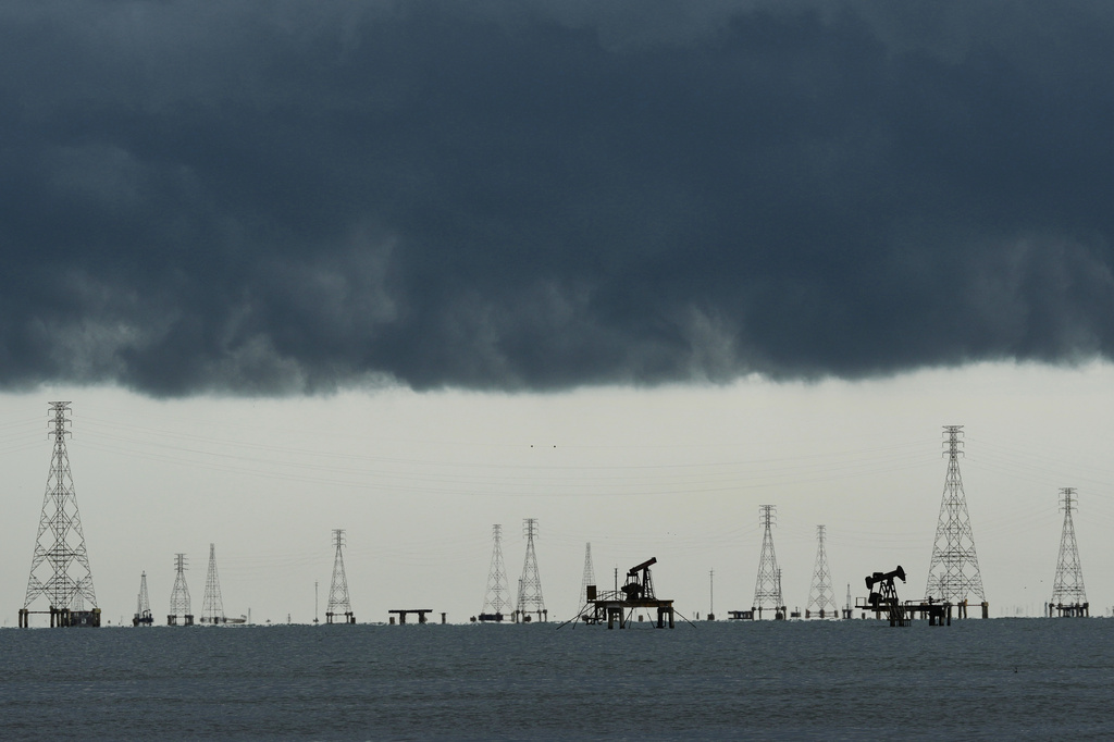 AP team reveals Trump’s math on U.S. deal for Venezuelan oil doesn’t add up