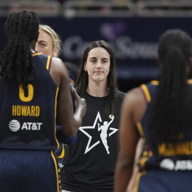 APTOPIX Aces Fever Basketball