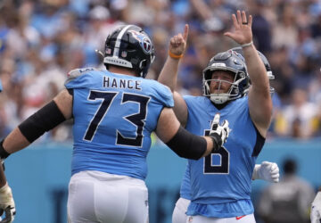 Rams Titans Football