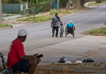 APTOPIX Cuba Seniors