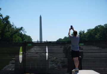 APTOPIX Lincoln Memorial Reflecting Pool