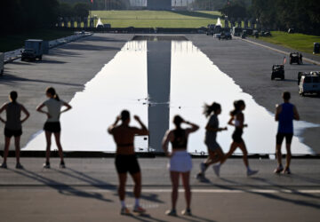 APTOPIX Lincoln Memorial Reflecting Pool