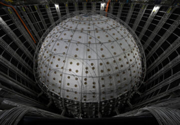 Neutrino Detector