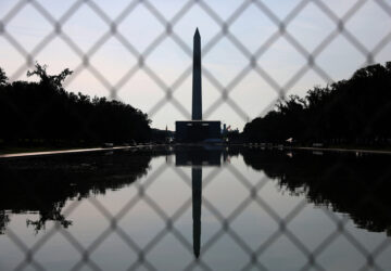APTOPIX Lincoln Memorial Reflecting Pool