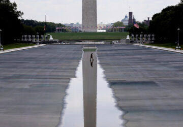 APTOPIX Lincoln Memorial Reflecting Pool
