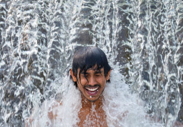 APTOPIX Romania Weather Migrant Workers