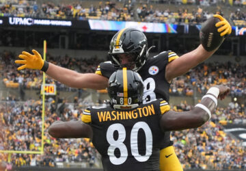 APTOPIX Colts Steelers Football