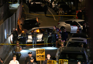 APTOPIX Federal Agents Shooting