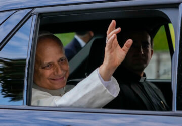 APTOPIX Vatican Pope Surgery